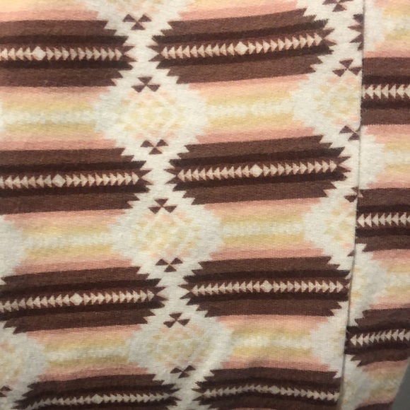 Acacia (basically new) joggers - Picture 3 of 3